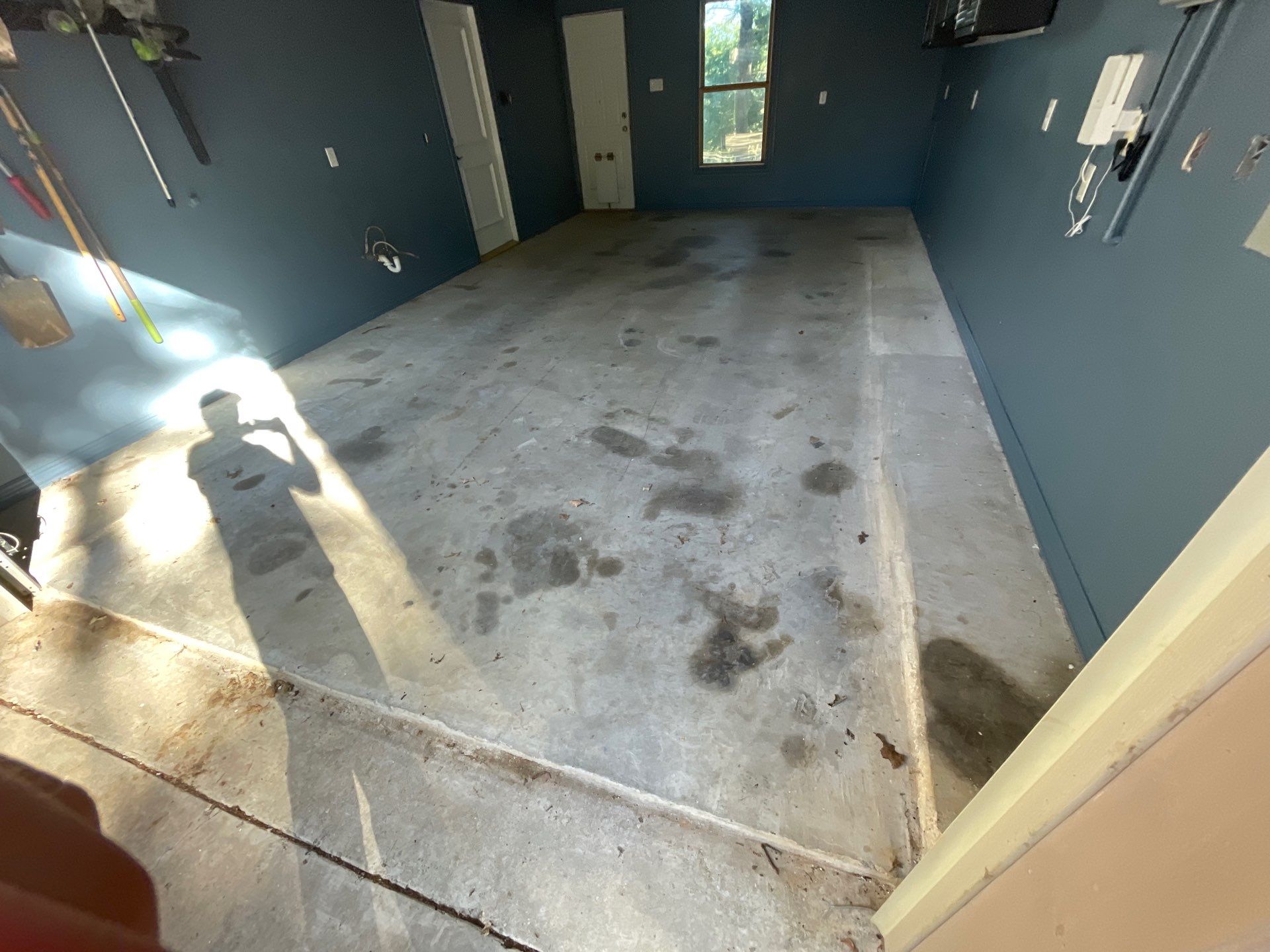 Before garage floor transformation
