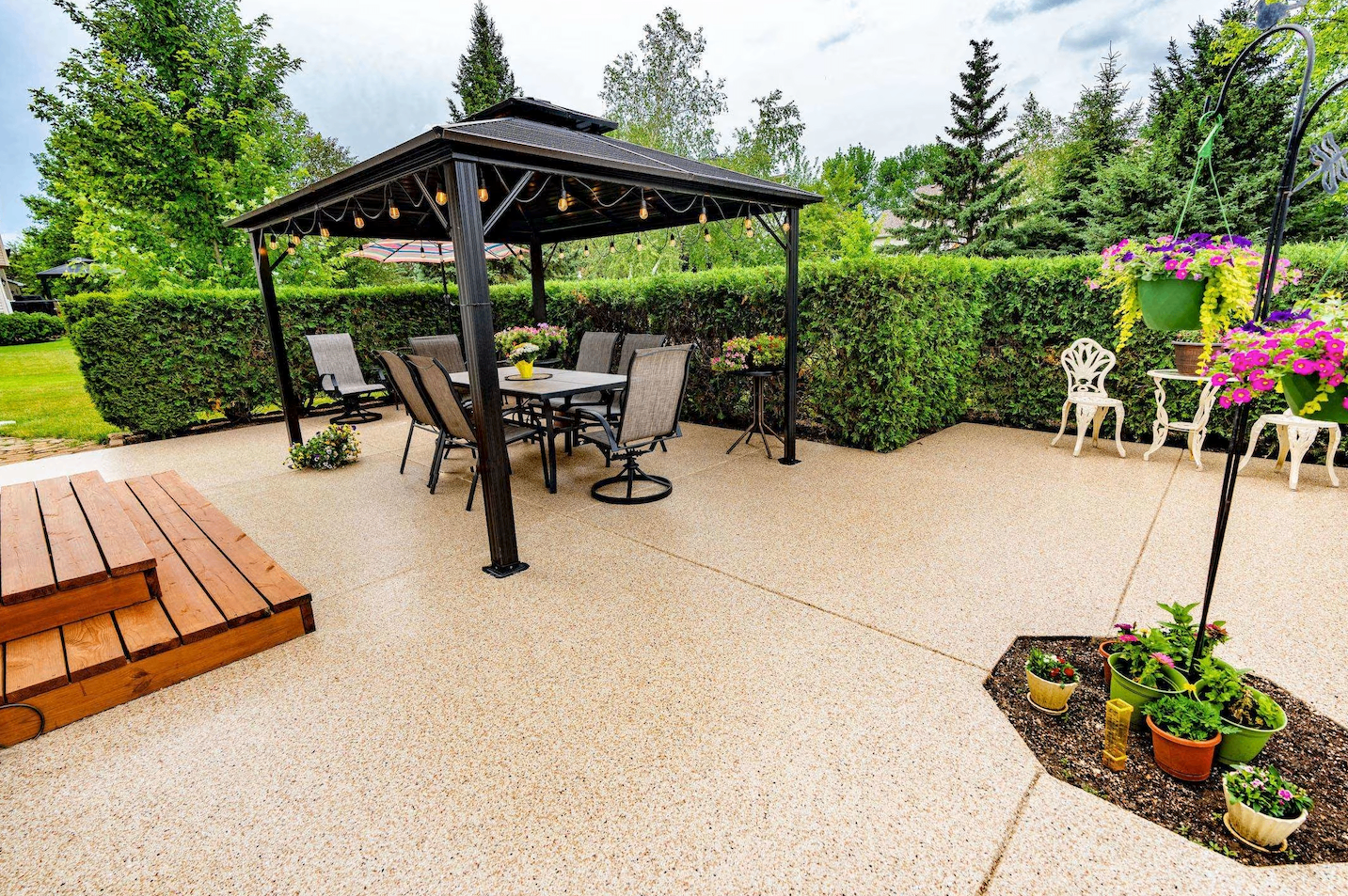 Beautiful polyurea flake patio installation